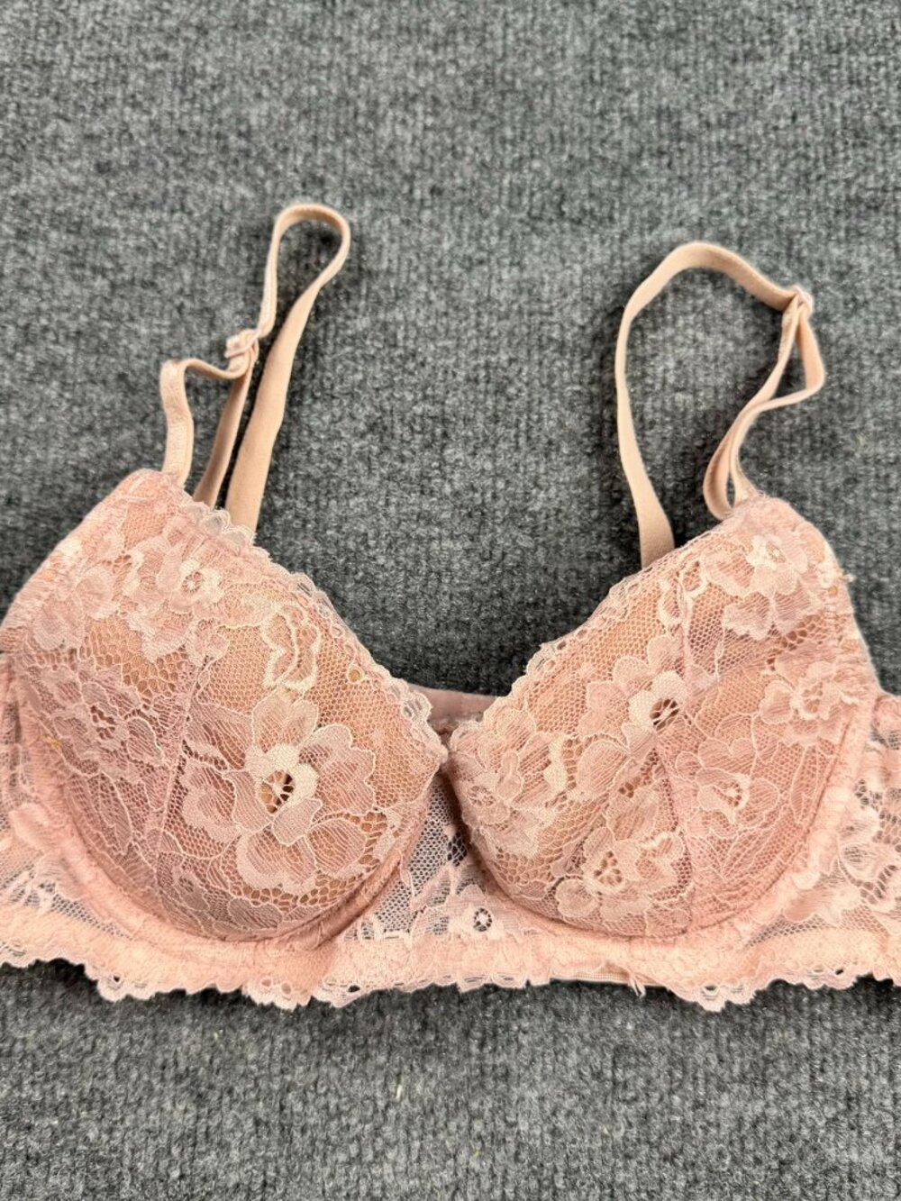 Women's Pink Lace Underwire Bra Size 34C (75C) Defective Wire Bend